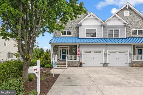 5 Ocean Mist Dr, Ocean View, DE 19970
