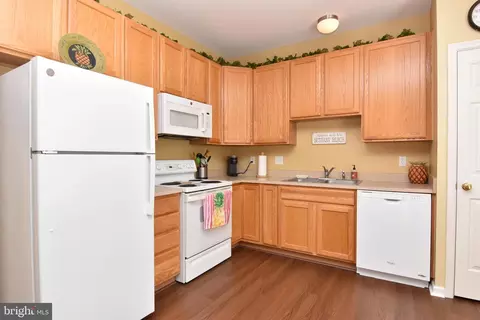 Kitchen - 15 John Hall Dr, Ocean View, DE 19970 photo 2 of 2