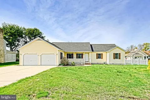 Exterior - 7 N Atlantic Dr, Lewes, DE 19958 photo 2 of 8