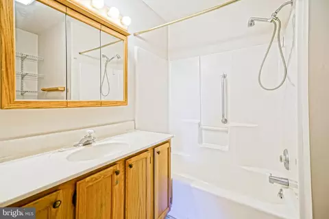 Bath - 7 N Atlantic Dr, Lewes, DE 19958 photo 2 of 2
