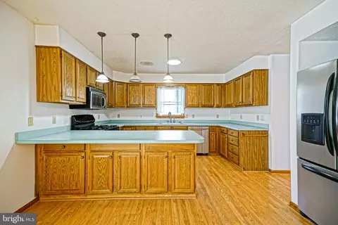 Kitchen - 7 N Atlantic Dr, Lewes, DE 19958 photo 1 of 6