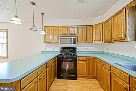Kitchen - 7 N Atlantic Dr, Lewes, DE 19958 photo 3 of 6
