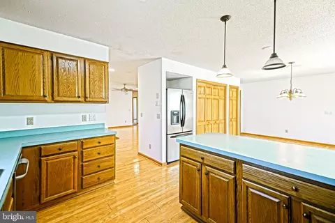 Kitchen - 7 N Atlantic Dr, Lewes, DE 19958 photo 4 of 6