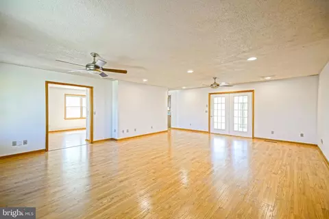 Living - 7 N Atlantic Dr, Lewes, DE 19958 photo 1 of 7