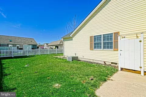 Exterior - 7 N Atlantic Dr, Lewes, DE 19958 photo 5 of 8