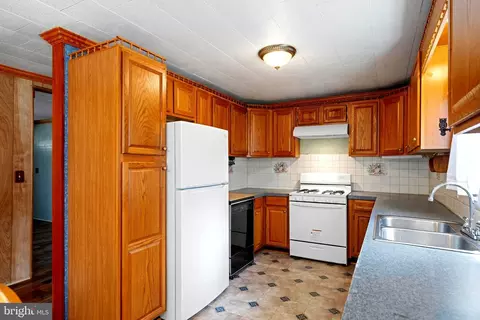 Kitchen - 4 Kawan Dr, Georgetown, DE 19947 photo 2 of 4