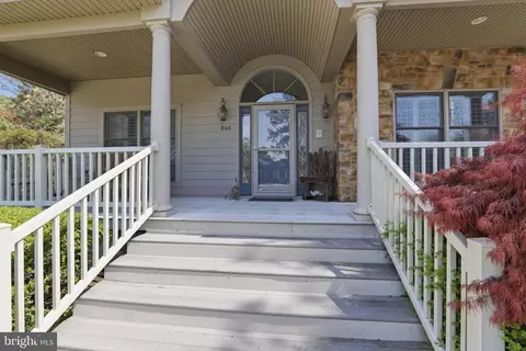 Exterior - 846 Glen Dr, Bethany Beach, DE 19930 photo 2 of 10