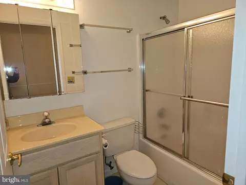 Bath - 154 Lakeside Dr, Lewes, DE 19958 photo 2 of 2