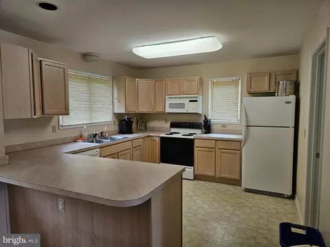 Kitchen - 154 Lakeside Dr, Lewes, DE 19958 photo 1 of 1