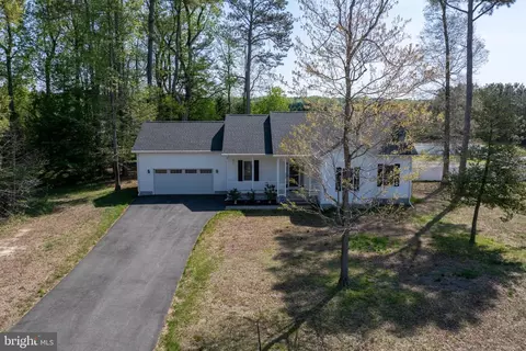 5490 Foxshire Dr, Bridgeville, DE 19933