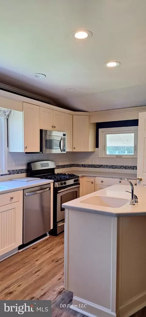 Kitchen - 231 W Pine St, Georgetown, DE 19947 photo 2 of 3
