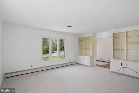 Living - 602 Marvel Rd, Milford, DE 19963 photo 3 of 5