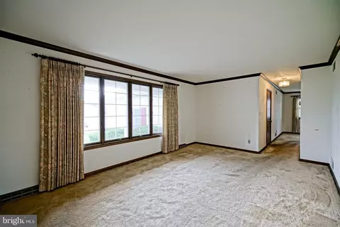 Living - 30455 E Mill Run, Milton, DE 19968 photo 1 of 2