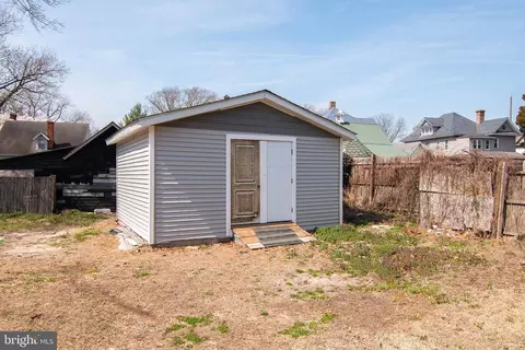 Exterior - 235 W 10 St, Laurel, DE 19956 photo 3 of 3