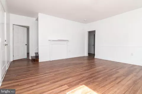 Living - 235 W 10 St, Laurel, DE 19956 photo 2 of 11