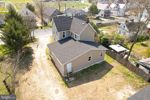 View/Area - 235 W 10 St, Laurel, DE 19956 photo 2 of 5