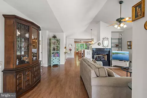 Entry Way - 5 Mary Joe Ct, Ocean View, DE 19970 photo 1 of 2