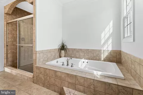 Bath - 34875 Alda Ln, Bethany Beach, DE 19930 photo 2 of 10