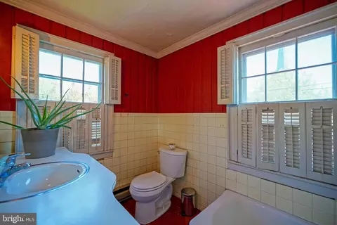 Bath - 202 W 3rd St, Lewes, DE 19958 photo 1 of 1
