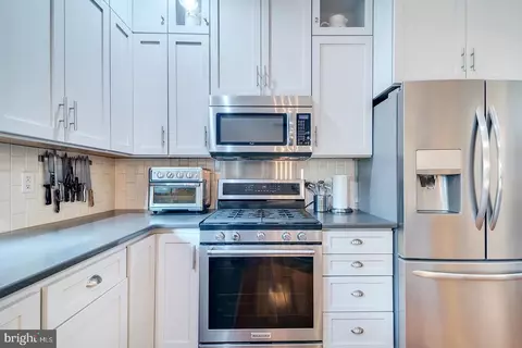 Kitchen - 30390 E Mill Run, Milton, DE 19968 photo 3 of 3