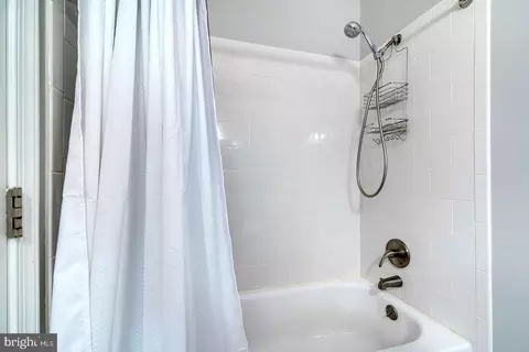 Bath - 30390 E Mill Run, Milton, DE 19968 photo 5 of 5
