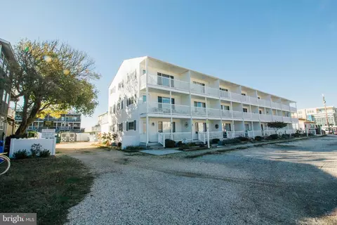 24 Dickinson Ave #8B, Dewey Beach, DE 19971