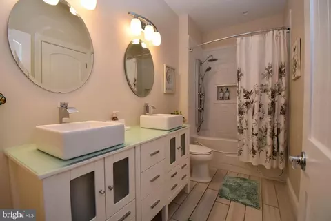 Bath - 14 Mississippi Ave, Milton, DE 19968 photo 1 of 3