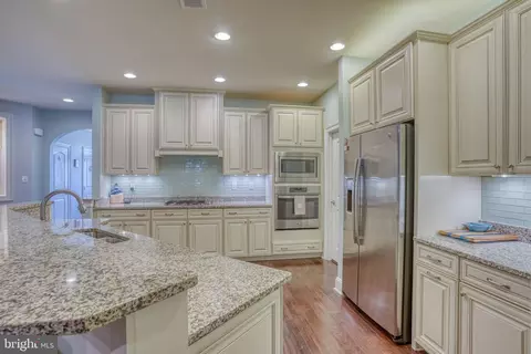 Kitchen - 22516 Grebe Ln, Ocean View, DE 19970 photo 5 of 7