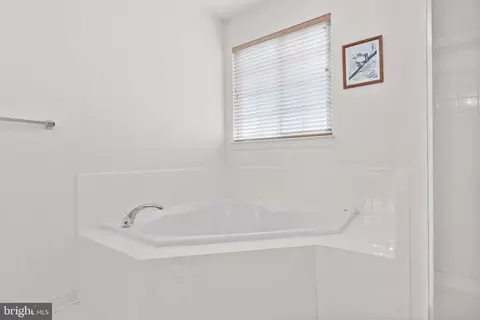 Bath - 5 Saint George St, Ocean View, DE 19970 photo 4 of 5