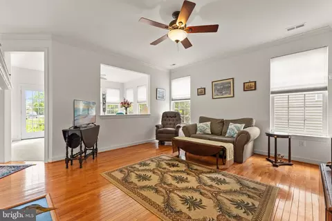 Living - 5 Saint George St, Ocean View, DE 19970 photo 2 of 3
