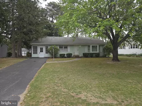 8 Woodside Dr, Milford, DE 19963