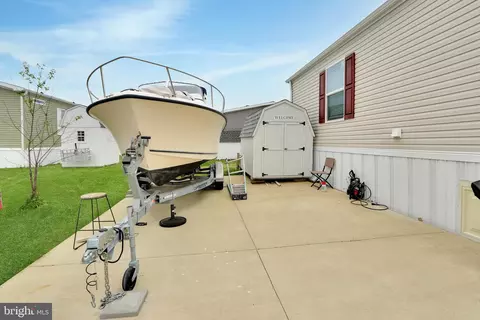 38362 Squirrel Rd, Ocean View, DE 19970