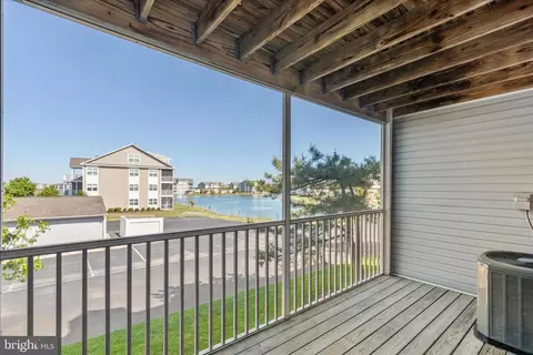 Exterior - 30381 Crowley Dr #303, Ocean View, DE 19970 photo 4 of 8