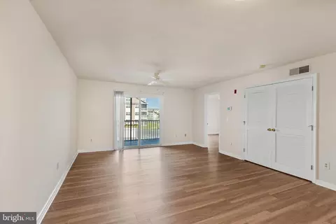 Living - 30381 Crowley Dr #303, Ocean View, DE 19970 photo 2 of 2