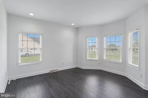 Living - 24980 Prestwick Dr, Milton, DE 19968 photo 6 of 6
