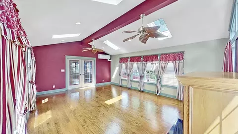 Living - 405 Union St, Milton, DE 19968 photo 9 of 11