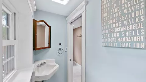 Bath - 405 Union St, Milton, DE 19968 photo 1 of 3