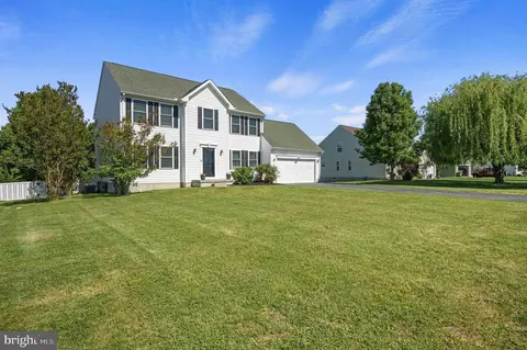 9 Big Pond Dr, Milford, DE 19963