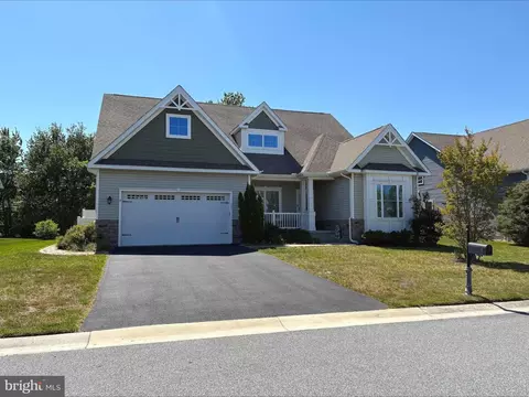 10 Golden Eagle Dr, Ocean View, DE 19970