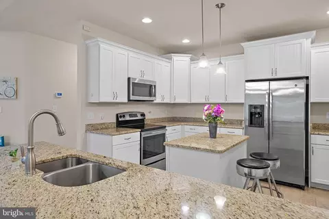 Kitchen - 10 Golden Eagle Dr, Ocean View, DE 19970 photo 3 of 5