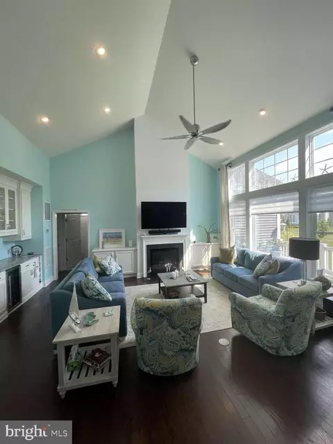 Living - 34017 Smiths Point Ln, Lewes, DE 19958 photo 2 of 2