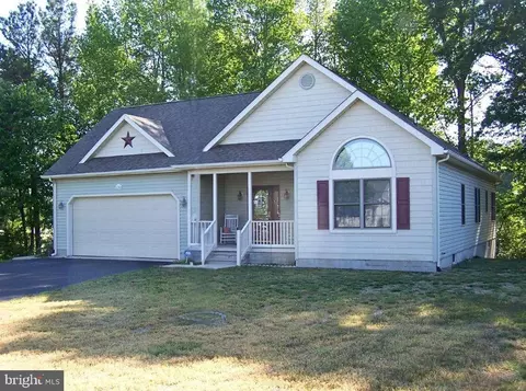 130 Meadow Dr, Seaford, DE 19973