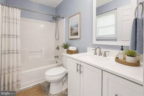 Bath - 612 W 8th St, Laurel, DE 19956 photo 1 of 3