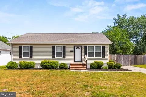 612 W 8th St, Laurel, DE 19956