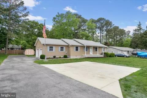 32746 Cedar Dr, Millville, DE 19967