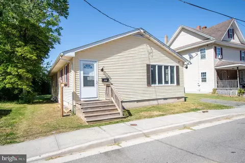 203 Delaware Ave, Delmar, DE 19940