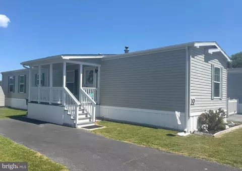 10 Lantern Ln, Rehoboth Beach, DE 19971
