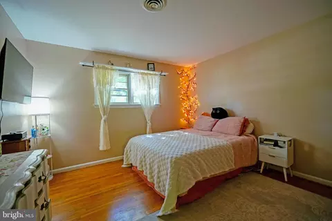 Bedroom - 405 Marvel Rd, Milford, DE 19963 photo 4 of 8