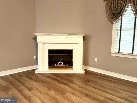 Living - 2 Huckleberry Dr #59, Georgetown, DE 19947 photo 4 of 6
