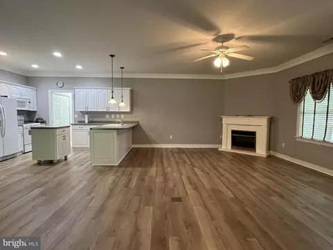 Living - 2 Huckleberry Dr #59, Georgetown, DE 19947 photo 3 of 6